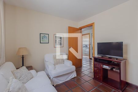 Sala de TV de casa à venda com 4 quartos, 316m² em Vila Madalena, São Paulo