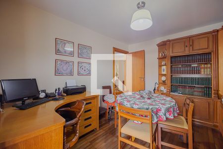 Escritório de casa à venda com 4 quartos, 316m² em Vila Madalena, São Paulo