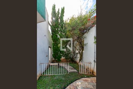 Área Externa de casa para alugar com 3 quartos, 404m² em Estoril, Belo Horizonte
