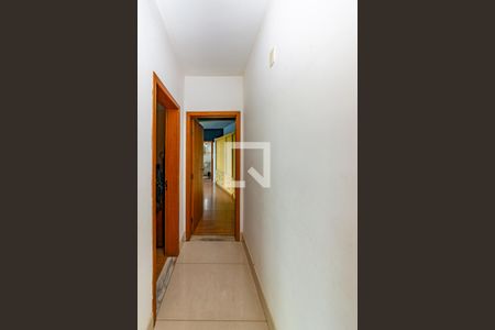 Corredor de casa para alugar com 3 quartos, 404m² em Estoril, Belo Horizonte