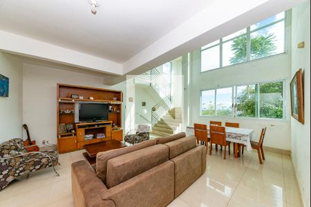 Sala 1 de casa à venda com 3 quartos, 404m² em Estoril, Belo Horizonte