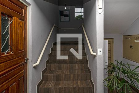 Escada de apartamento à venda com 2 quartos, 45m² em Vila Heliopolis, São Paulo