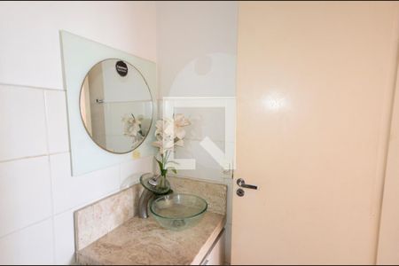 Banheiro de apartamento para alugar com 2 quartos, 52m² em São Cristóvão, Rio de Janeiro