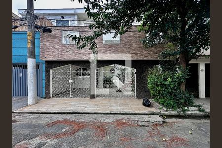 Fachada de casa à venda com 3 quartos, 200m² em Campo Belo, São Paulo
