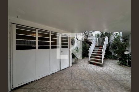 Garagem de casa à venda com 3 quartos, 200m² em Campo Belo, São Paulo