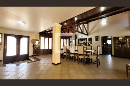 Sala de casa de condomínio à venda com 5 quartos, 630m² em Loteamento Alphaville Campinas, Campinas