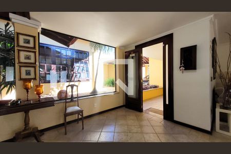 Sala de casa de condomínio à venda com 5 quartos, 630m² em Loteamento Alphaville Campinas, Campinas