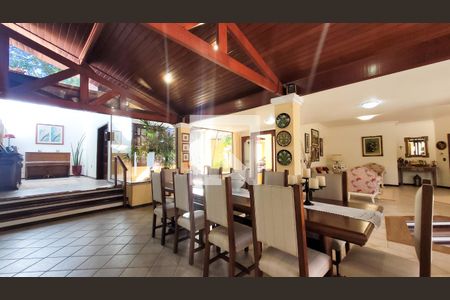 Sala de casa de condomínio à venda com 5 quartos, 630m² em Loteamento Alphaville Campinas, Campinas