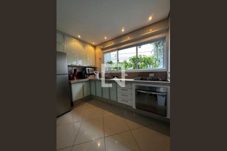 Casa à venda com 3 quartos, 240m² em Parque Cruzeiro do Sul, São Paulo