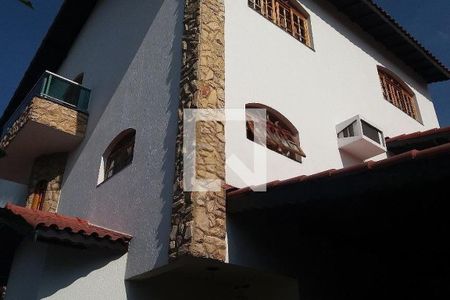 Casa à venda com 3 quartos, 422m² em Jardim Triana, São Paulo