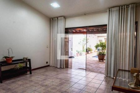 Casa à venda com 4 quartos, 282m² em Vila Matilde, São Paulo