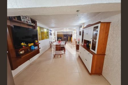 Casa à venda com 3 quartos, 230m² em Penha de França, São Paulo