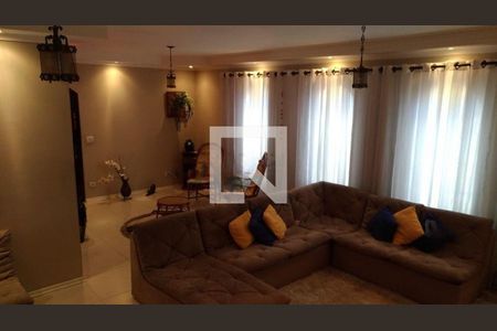 Casa à venda com 3 quartos, 300m² em Jardim Piqueroby, São Paulo