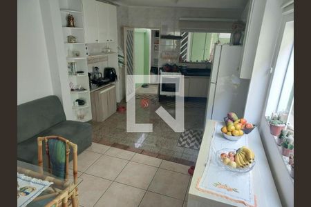 Casa à venda com 3 quartos, 122m² em Vila Carrão, São Paulo