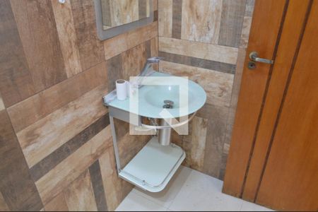 Lavabo de casa de condomínio para alugar com 3 quartos, 230m² em Taquara, Rio de Janeiro