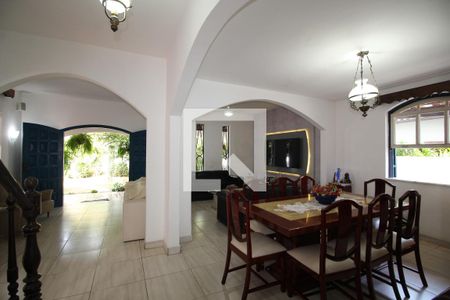 Sala de casa de condomínio à venda com 4 quartos, 273m² em Jacarepaguá, Rio de Janeiro