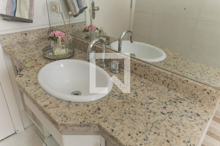 Banheiro 1 de casa à venda com 2 quartos, 120m² em Vila Brasilio Machado, São Paulo