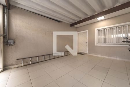 Garagem de casa à venda com 2 quartos, 120m² em Vila Brasilio Machado, São Paulo