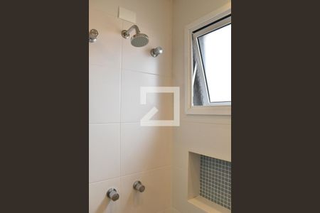 Banheiro de kitnet/studio para alugar com 1 quarto, 42m² em Capão da Imbuia, Pinhais