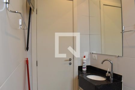 Banheiro de kitnet/studio para alugar com 1 quarto, 42m² em Capão da Imbuia, Pinhais