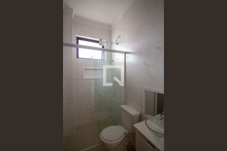 Banheiro de kitnet/studio para alugar com 1 quarto, 29m² em Vila Fiori, Sorocaba