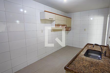 Cozinha de casa de condomínio à venda com 4 quartos, 180m² em Taquara, Rio de Janeiro