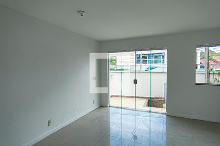 Sala de casa de condomínio à venda com 4 quartos, 180m² em Taquara, Rio de Janeiro