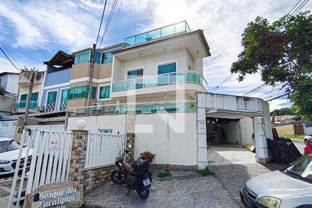 Fachada  de casa de condomínio à venda com 4 quartos, 180m² em Taquara, Rio de Janeiro