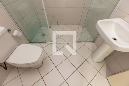 Banheiro de kitnet/studio para alugar com 1 quarto, 43m² em Santa Ifigênia, São Paulo