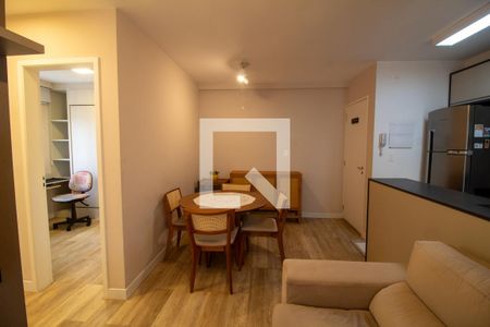 Sala / Sala de Jantar de apartamento para alugar com 2 quartos, 58m² em Jardim das Acacias, São Paulo