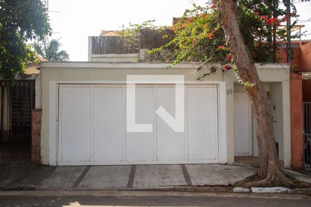 Fachada de casa à venda com 3 quartos, 240m² em Brooklin, São Paulo