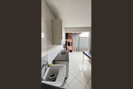 Área de Serviço de casa à venda com 3 quartos, 260m² em Vila Curuçá, Santo André