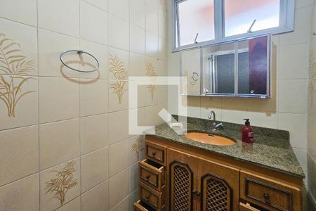 Banheiro da Suíte de casa de condomínio para alugar com 2 quartos, 110m² em Tortuga, Guarujá