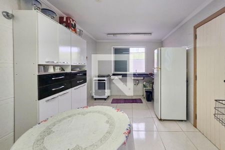Cozinha de casa de condomínio para alugar com 2 quartos, 110m² em Tortuga, Guarujá