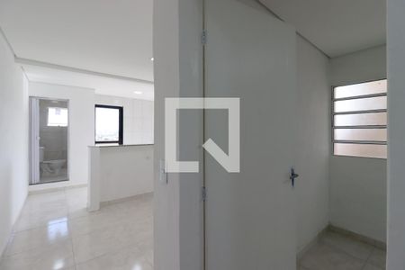 Corredor de casa para alugar com 2 quartos, 70m² em Vila Aquilino, Santo André