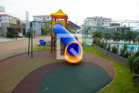 Casa de condomínio à venda com 210m², 4 quartos e 4 vagasÁrea comum - Playground