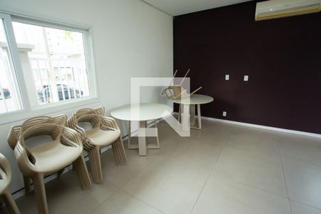 Casa de condomínio à venda com 210m², 4 quartos e 4 vagasÁrea comum - Salão de festas