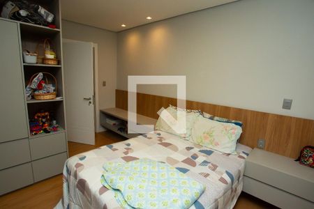 Casa de condomínio à venda com 210m², 4 quartos e 4 vagasSuíte 3