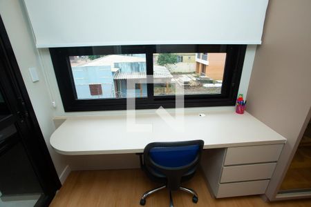 Casa de condomínio à venda com 210m², 4 quartos e 4 vagasSuíte 2