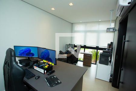 Casa de condomínio à venda com 210m², 4 quartos e 4 vagas Escritório