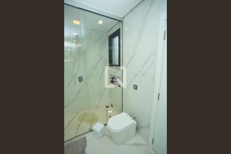 Casa de condomínio à venda com 210m², 4 quartos e 4 vagasBanheiro da Suíte 2