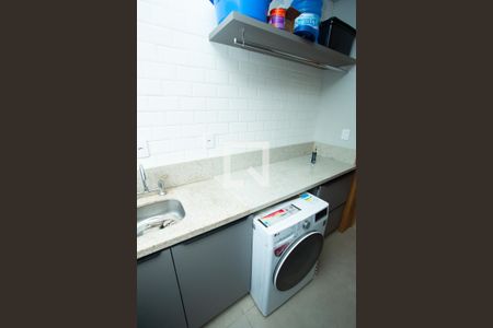 Casa de condomínio à venda com 210m², 4 quartos e 4 vagasÁrea de Serviço