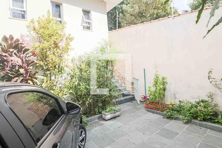 Garagem de casa à venda com 3 quartos, 131m² em Rio Pequeno, São Paulo