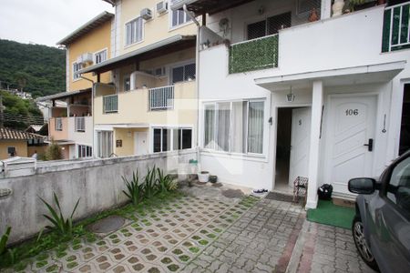 Fachada de casa de condomínio à venda com 4 quartos, 120m² em Taquara, Rio de Janeiro