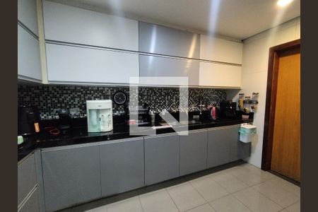 Cozinha de casa para alugar com 5 quartos, 440m² em Liberdade, São Paulo