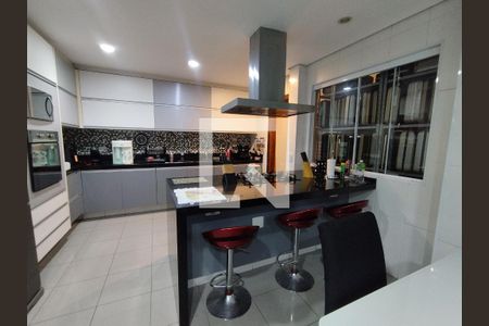 Cozinha de casa para alugar com 5 quartos, 440m² em Liberdade, São Paulo
