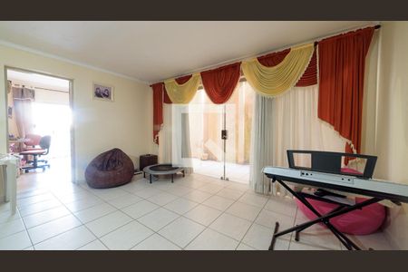 Casa à venda com 4 quartos, 344m² em Vila Dayse, São Bernardo do Campo