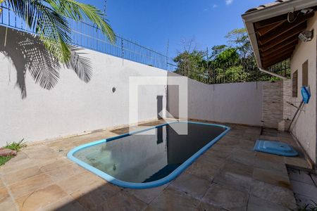 Quintal de casa à venda com 3 quartos, 196m² em Aberta dos Morros, Porto Alegre