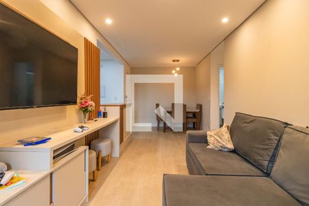 Sala de apartamento à venda com 2 quartos, 70m² em Jardim Tupanci, Barueri