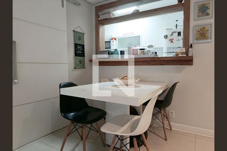 Sala de apartamento à venda com 2 quartos, 77m² em Vila Madalena, São Paulo